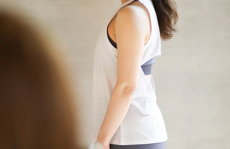 姿勢を改善して魅力を引き出す
～堺筋本町鍼灸サロンWELES～