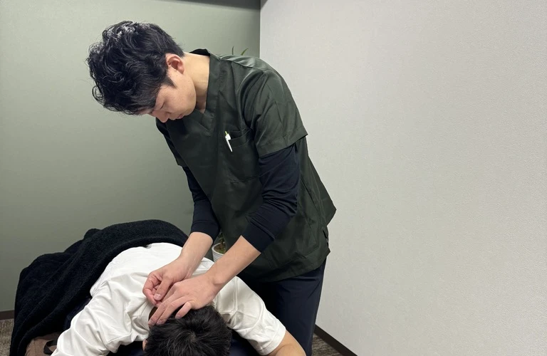 痛みやしびれに悩む方へ、ヘルニアの鍼灸治療を体験してみませんか？